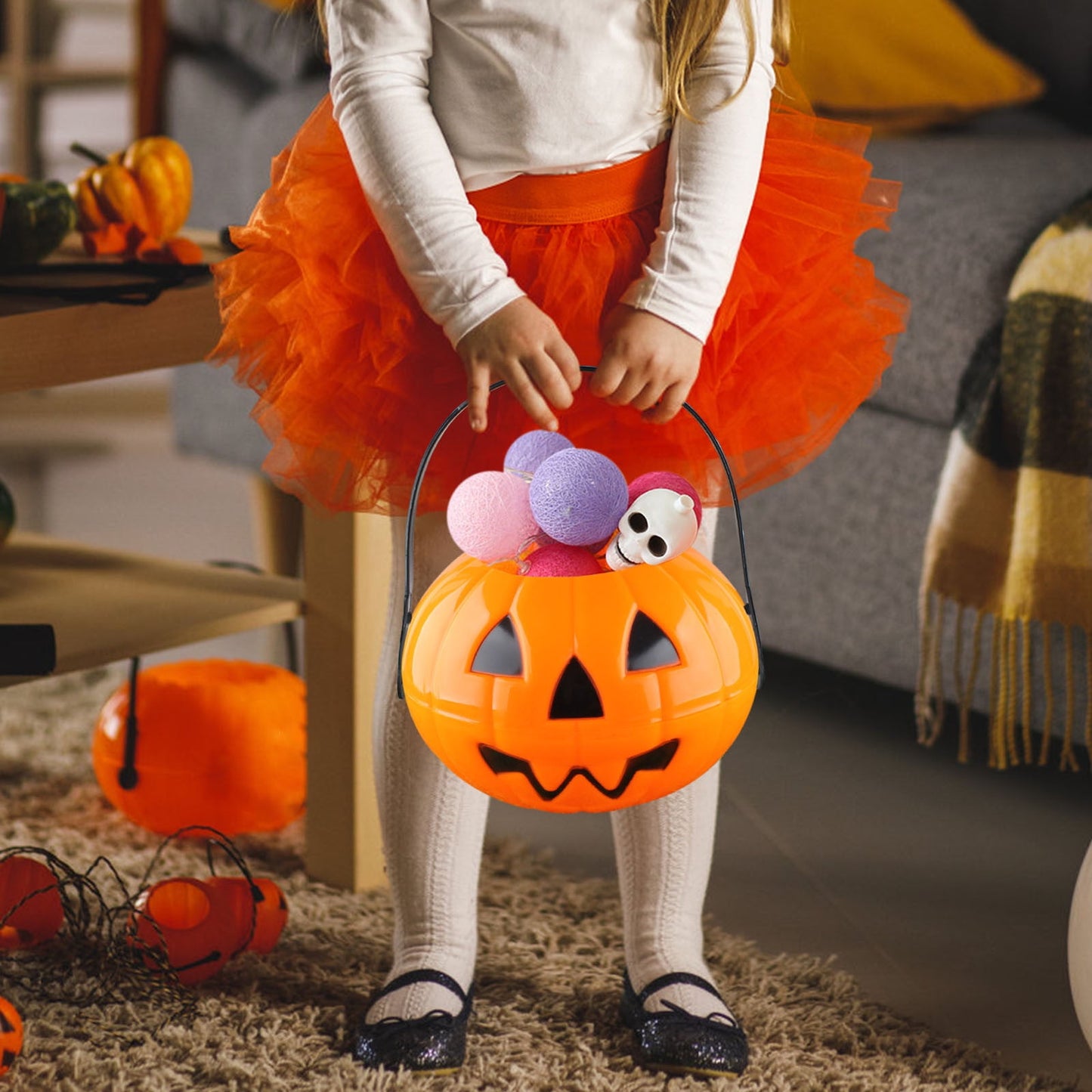 Trick Or Treat Bucket,Halloween Bucket,Halloween Decorations Pumpkin Candy Bucket Plastic Pumpkin Bucket Portable Pumpkin Pail with Handle Reusable Bucket(Orange L 8.4in)