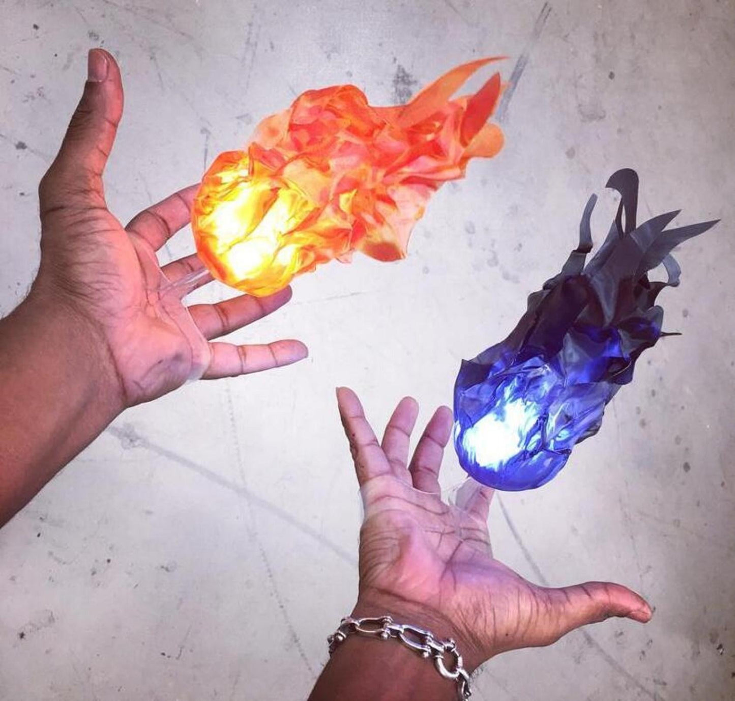 Floating Props No Flame,Artificial Fire Flames,Halloween Floating Fireball,Creative Flame Prop,Illuminated Floating Fire, Artificial Fake Fire Floating Props(Red 1pc 12*7in)